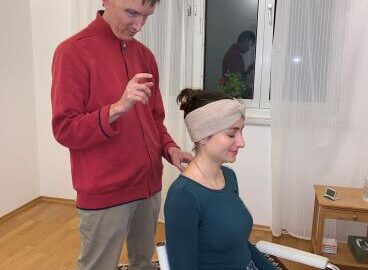 clemens-pistauer-behandelt-klientin-1